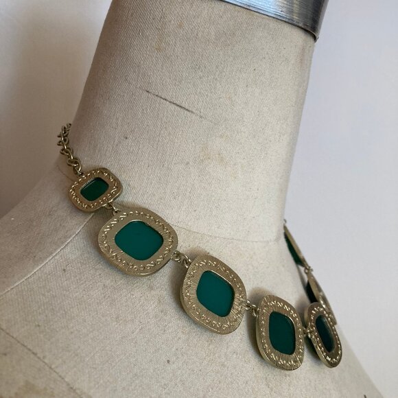 Emerald Green & Gold Necklace - Picture 6 of 9